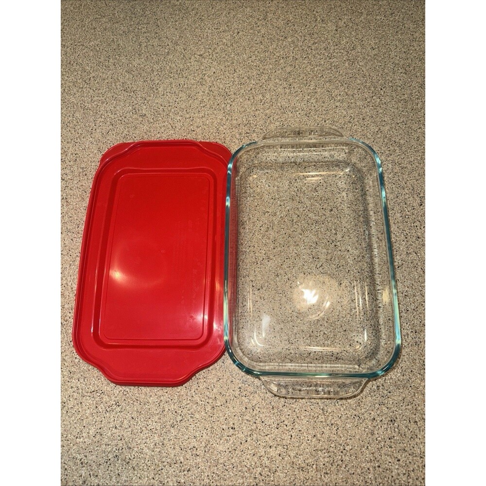 Pyrex Easy Grab Glass Baking Dish Rectangle Red Lid 2.2 Quart 11x7x2” Blue Tint